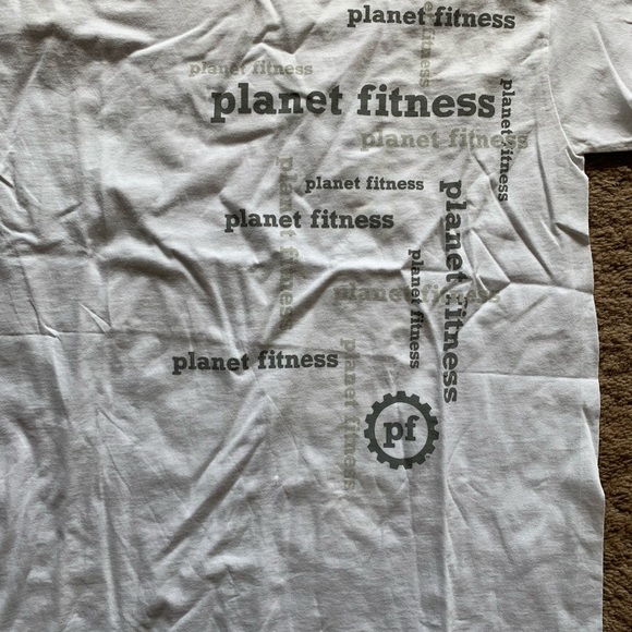 📌New planet fitness tshirt  ( S ) - Picture 2 of 4